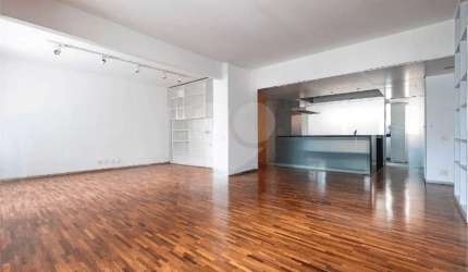 Apartamento com 2 quartos à venda ou para locação em Cerqueira César - SP