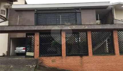 Sobrado com 3 quartos à venda ou para locação em Vila Irmãos Arnoni - SP