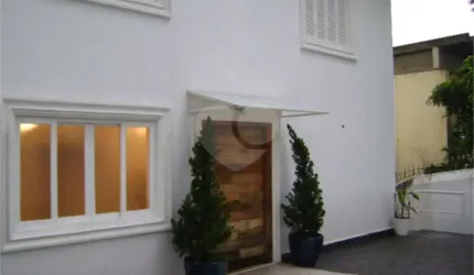 Casa com 5 quartos à venda em Vila Inah - SP