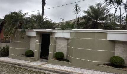 Casa térrea com 4 quartos à venda ou para locação em Horto Florestal - SP