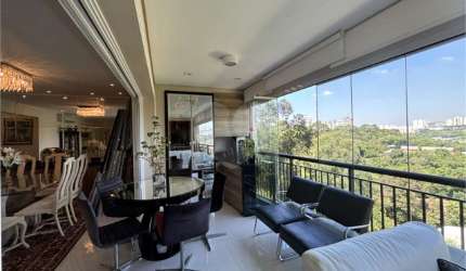 Apartamento com 3 quartos à venda em Alphaville - SP