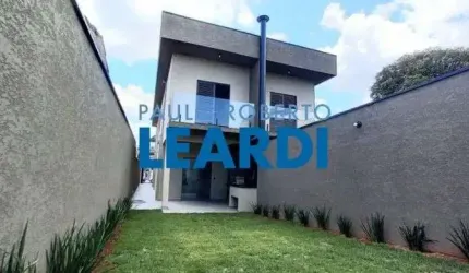 CASA ASSOBRADADA - ALVINÓPOLIS - SP