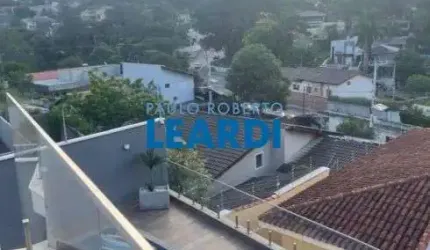 CASA ASSOBRADADA - JARDIM JARAGUÁ - SP