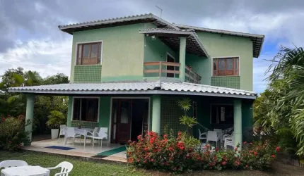 Sobrado 4/4 com piscina em Itacimirim