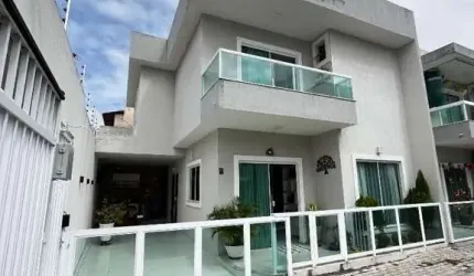 Sobrado 3 suítes em Pitangueiras