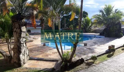 Casa com 6 suítes