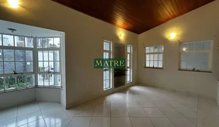 casa em bairro de alto padrão 3 dormitórios sendo 2 suites garagem para 4 carros