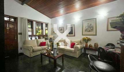 Casa à venda, 8 quartos, 2 suítes, 3 vagas, Santo Antônio - Belo Horizonte/MG