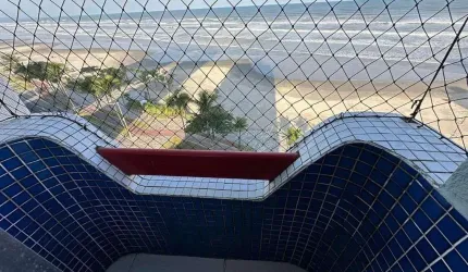 Apartamento em Praia Grande de frente ao mar com 02 dorm com sacada no Flórida.