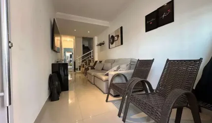 Sobrado em Praia Grande, Vila Caiçara com 02 dorm com vista mar.