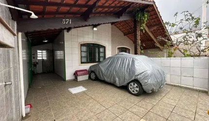 Casa no Solemar em Praia Grande, com 03 dorm com edícula.