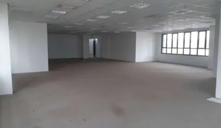 ALUGA-SE SALA COMERCIAL DE 252 M² ALPHAVILLE