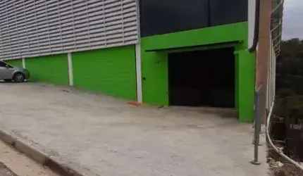 VENDE-SE GALPÃO INDUSTRIAL DE 1428m2 EM SANTANA DE PARNAÍBA
