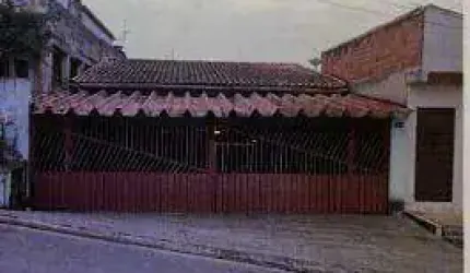 TERRENO COM DUAS CASAS A VENDA EM JANDIRA