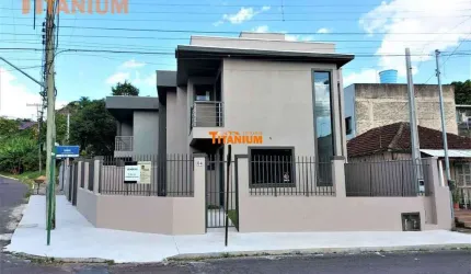 Sobrado Novo, com 3 dormitórios, sendo uma suíte.