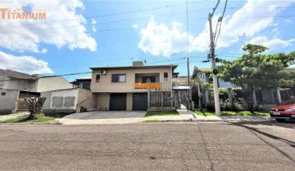 Casa 4 dormitórios, 2 suítes, à venda em Novo Hamburgo.