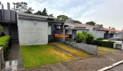 Casa semi mobiliada para Locação e Venda em Condomínio na Santo Afonso