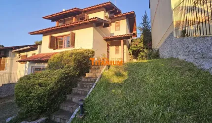 Casa à venda com 3 dormitórios, sendo uma suíte com closet e banheira de hidro em Novo Hamburgo, Bairro  Boa Vista - 208m² de área construída