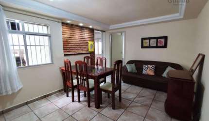 Vendo Apartamento Mobiliado (Porteira Fechada) a Uma Quadra da Praia: 02 Dormitórios, 01 vaga de Garagem com Manobrista, Andar Baixo, Prédio com Elevador, Pompéia, Santos