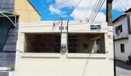 Casa para Locação em Fortaleza, Parquelândia, 2 dormitórios, 1 banheiro, 1 vaga