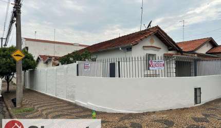 Casa para Venda em Pirassununga, Centro, 3 dormitórios, 1 banheiro, 2 vagas