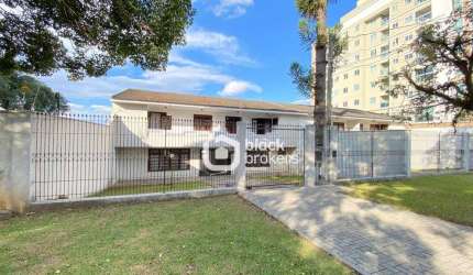 Sobrado 3 Quartos Amplo Terreno  à Venda, 155 m² por R$ 850.000 - Guabirotuba - Curitiba/PR