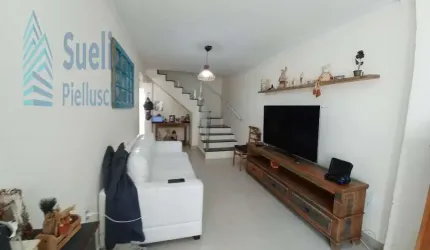 Sobrado boa localização-Vila IAPI-região Vila Teixeira-reformado-sol da manhã-próximo ao shopping Unimart-3 quartos-piscina-sacada-valor R$500.000,00.
