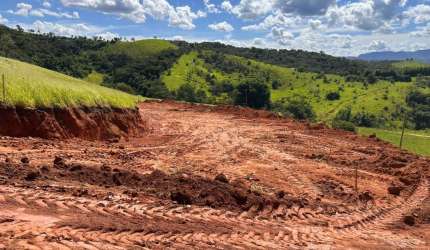 Terreno á venda ótima localização 12min do centro de Arujá