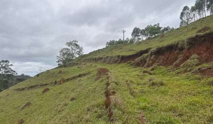 Vende-se terreno/lote para construção de chacara