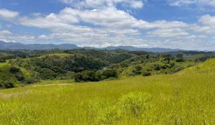 Terreno para chácara com excelente topografia 600m²
