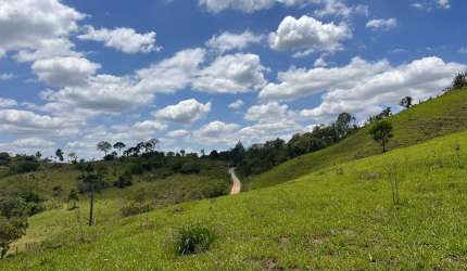 Terreno á venda 1km do asfalto com ótima localização