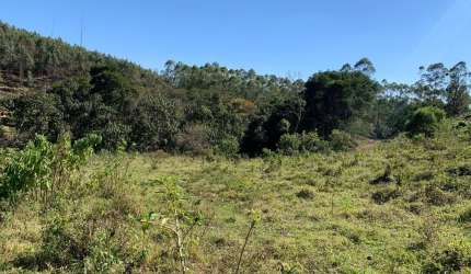 Vende-se terreno com excelente topografia ideal para construção de chácara