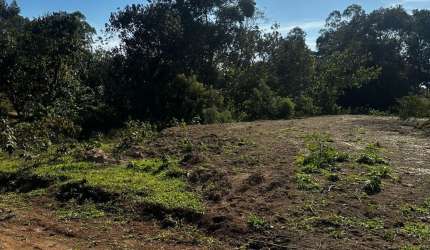 Vende-se terreno com excelente topografia para construção de chácara