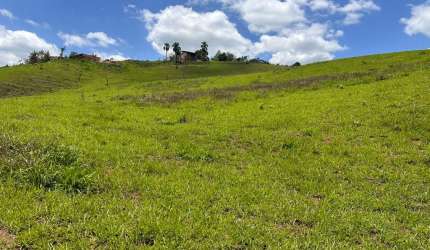 Lote á venda com excelente topografia