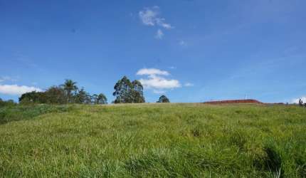 Vende-se 500m² com excelente topografia