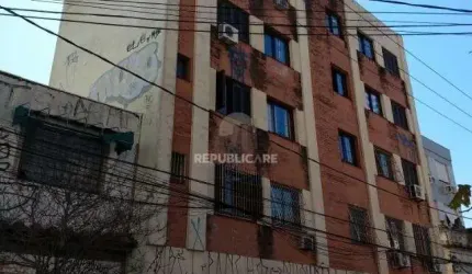 Apartamento de 1 dormitório com vaga de garagem escriturada na Rua Lopo Gonçalve