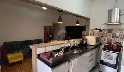 Apartamento 02 dormitorios Frente com Sacada na rua Olavo Bilac Predio com Porta