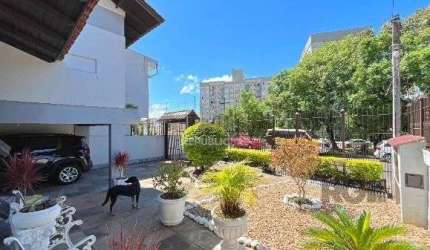 Casa 4 dormitórios à venda Camaquã Porto Alegre/RS
