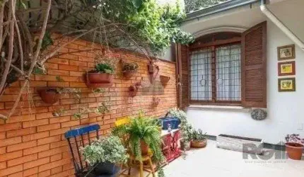 Casa sobrado no Jardim do Salso de 4 dormitórios e 3 vagas