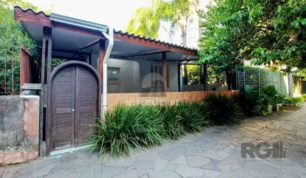 Casa comercial e/ou residencial no Menino Deus,