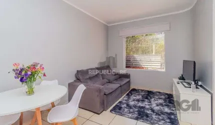 Casa com 99,73m², 2 dormitórios, 2 vagas no bairro Floresta