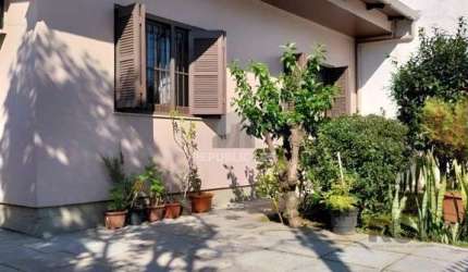 Casa de 4 dormitórios no bairro Santa Rosa de Lima