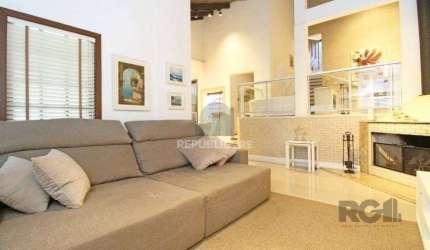 Casa 245m² - 3 dormitórios, 4 vagas no bairro Cavalhada