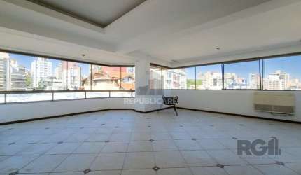 Cobertura com 222m² privativos, 3 quartos, 1 suite, lareira, piscina, 2 vagas no