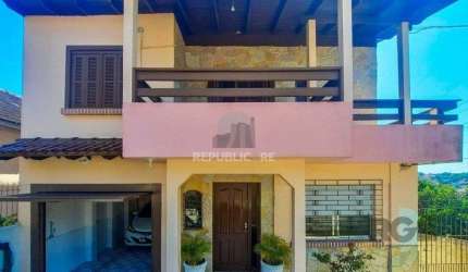 Excelente casa de 240m² com 4 dormitórios e 2 vagas.