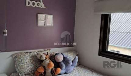 Apartamento de dois quartos, suíte e uma vaga de garagem no bairro Santana em Po