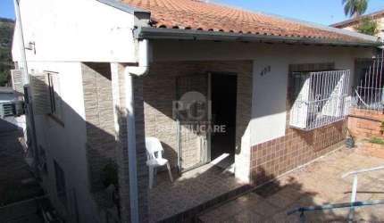 Casa para Venda - 180m², 3 dormitórios, 2 vagas - Jardim Carvalho