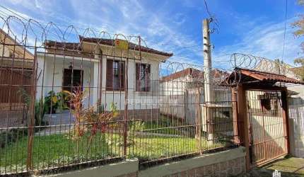 Casa para Venda - 212m², 3 dormitórios, 2 vagas - Medianeira