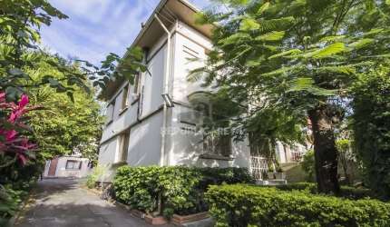 Casa para Venda - 1016m², 4 dormitórios, 6 vagas - Menino Deus