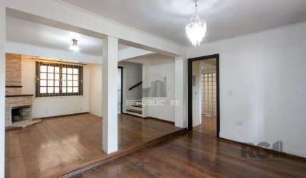 Casa Condominio para Venda - 191m², 5 dormitórios, sendo 1 suites, 3 vagas - Tri